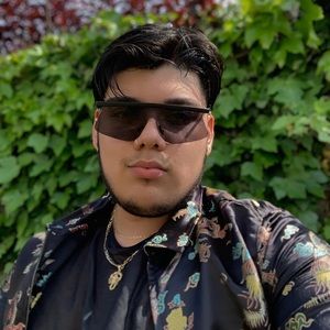 Meet your Posher, Jhonnatan